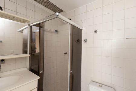 Casa de condomínio à venda com 135m², 3 quartos e 1 vaga Casa de condomínio à venda com 135m², 3 quartos e 1 vagaBanheiro da Suíte