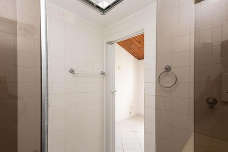 Casa de condomínio à venda com 135m², 3 quartos e 1 vaga Casa de condomínio à venda com 135m², 3 quartos e 1 vagaBanheiro da Suíte