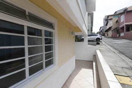 Casa de condomínio à venda com 135m², 3 quartos e 1 vaga Casa de condomínio à venda com 135m², 3 quartos e 1 vagaVaranda