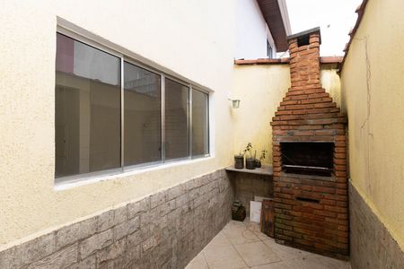 Casa de condomínio à venda com 135m², 3 quartos e 1 vaga Casa de condomínio à venda com 135m², 3 quartos e 1 vagaQuintal / Churrasqueira