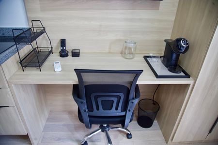 Studio para alugar com 25m², 1 quarto e sem vaga Studio para alugar com 25m², 1 quarto e sem vagaMesa de escritório
