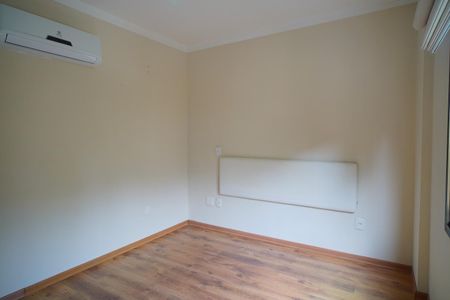 Quarto suíte de apartamento para alugar com 1 quarto, 113m² em Petrópolis, Porto Alegre