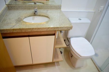 Apartamento para alugar com 71m², 2 quartos e 2 vagasBanheiro