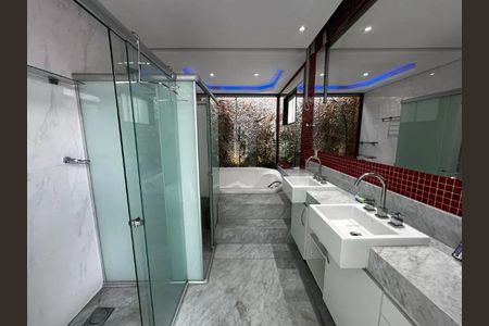 Casa para alugar com 343m², 3 quartos e 5 vagas