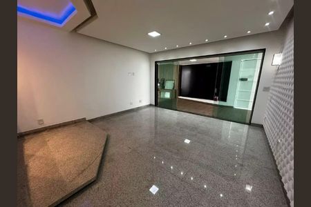 Casa para alugar com 343m², 3 quartos e 5 vagas