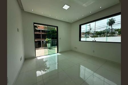 Casa para alugar com 343m², 3 quartos e 5 vagas