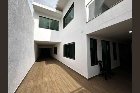 Casa para alugar com 343m², 3 quartos e 5 vagas