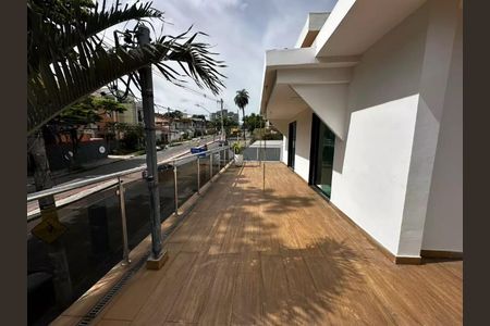 Casa para alugar com 343m², 3 quartos e 5 vagas