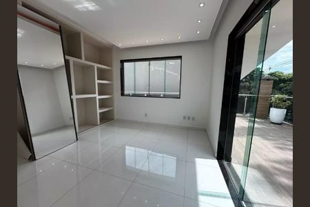 Casa para alugar com 343m², 3 quartos e 5 vagas