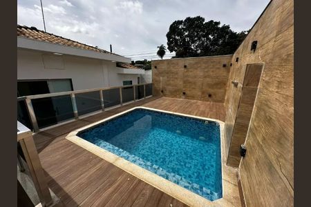 Casa para alugar com 343m², 3 quartos e 5 vagas