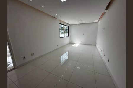 Casa para alugar com 343m², 3 quartos e 5 vagas