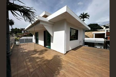 Casa para alugar com 343m², 3 quartos e 5 vagas