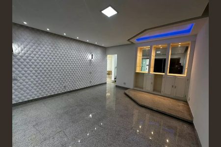Casa para alugar com 343m², 3 quartos e 5 vagas