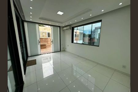 Casa para alugar com 343m², 3 quartos e 5 vagas