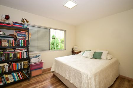 Casa de condomínio para alugar com 300m², 3 quartos e 4 vagasQuarto 2
