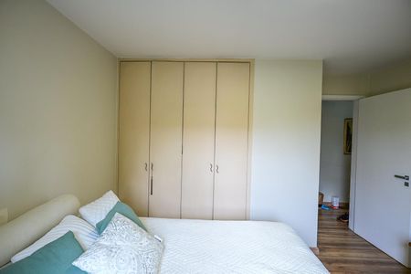 Casa de condomínio para alugar com 300m², 3 quartos e 4 vagasQuarto 2