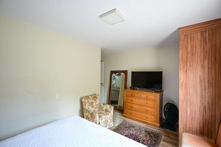 Casa de condomínio para alugar com 300m², 3 quartos e 4 vagasSuíte
