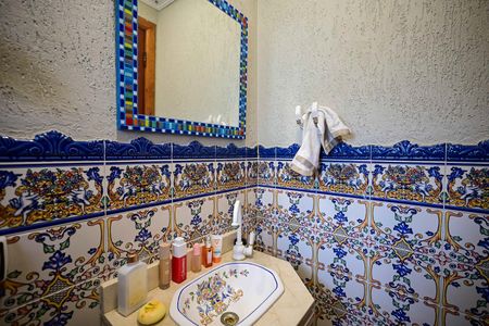 Casa de condomínio para alugar com 300m², 3 quartos e 4 vagasLavabo