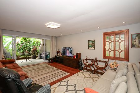 Casa de condomínio para alugar com 300m², 3 quartos e 4 vagasSala