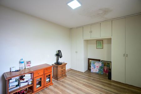 Casa de condomínio para alugar com 300m², 3 quartos e 4 vagasQuarto 1
