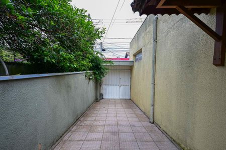 Casa de condomínio para alugar com 300m², 3 quartos e 4 vagasCorredor Externo