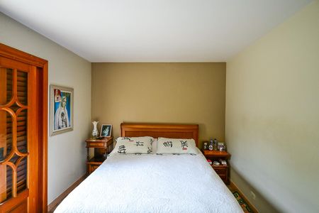 Casa de condomínio para alugar com 300m², 3 quartos e 4 vagasSuíte