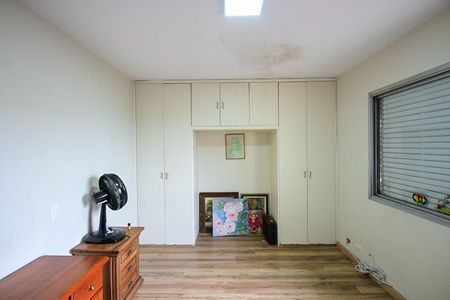 Casa de condomínio para alugar com 300m², 3 quartos e 4 vagasQuarto 1