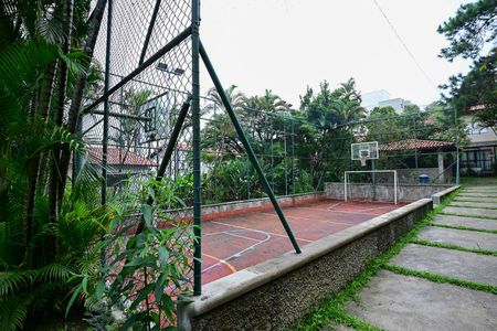 Casa de condomínio para alugar com 300m², 3 quartos e 4 vagasQuadra