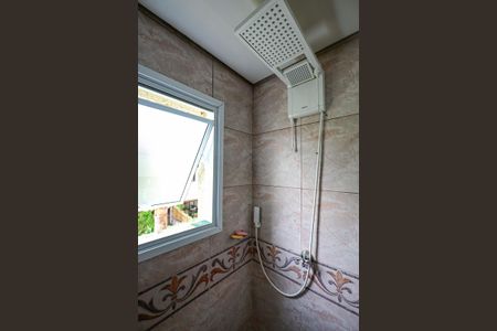 Casa de condomínio para alugar com 300m², 3 quartos e 4 vagasChuveiro da Suíte