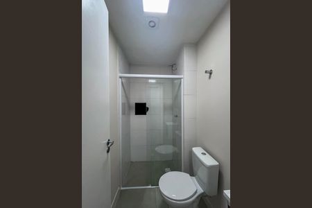 Banheiro de kitnet/studio para alugar com 1 quarto, 33m² em Cursino, São Paulo