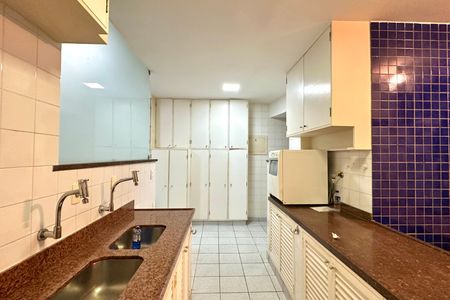 Apartamento para alugar com 142m², 3 quartos e 1 vaga
