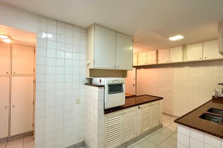 Apartamento para alugar com 142m², 3 quartos e 1 vaga