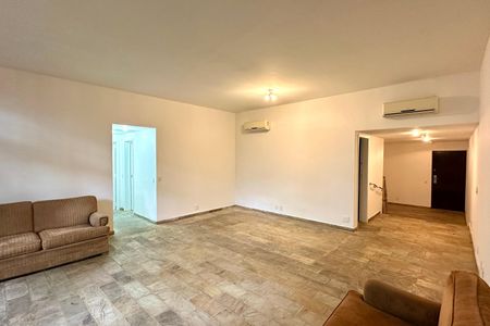 Apartamento para alugar com 142m², 3 quartos e 1 vaga