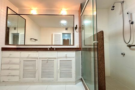 Apartamento para alugar com 142m², 3 quartos e 1 vaga