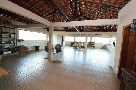 Casa para alugar com 120m², 4 quartos e 2 vagas Casa para alugar com 120m², 4 quartos e 2 vagasTerraço