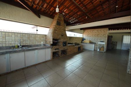 Casa para alugar com 120m², 4 quartos e 2 vagas Casa para alugar com 120m², 4 quartos e 2 vagasTerraço