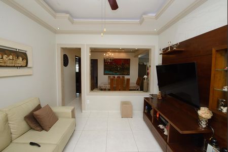 Casa para alugar com 120m², 4 quartos e 2 vagas Casa para alugar com 120m², 4 quartos e 2 vagasSala