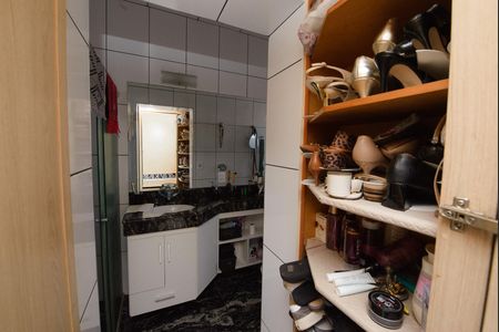 Casa para alugar com 120m², 4 quartos e 2 vagas Casa para alugar com 120m², 4 quartos e 2 vagasBanheiro da Suíte