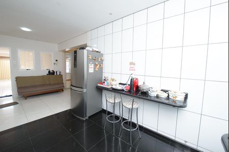 Casa para alugar com 120m², 4 quartos e 2 vagas Casa para alugar com 120m², 4 quartos e 2 vagasCozinha