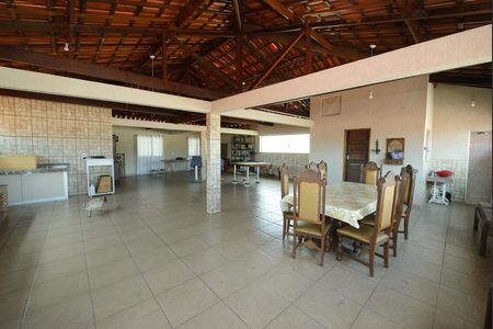 Casa para alugar com 120m², 4 quartos e 2 vagas Casa para alugar com 120m², 4 quartos e 2 vagasTerraço