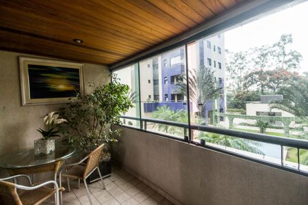 Apartamento para alugar com 182m², 2 quartos e 2 vagasVaranda