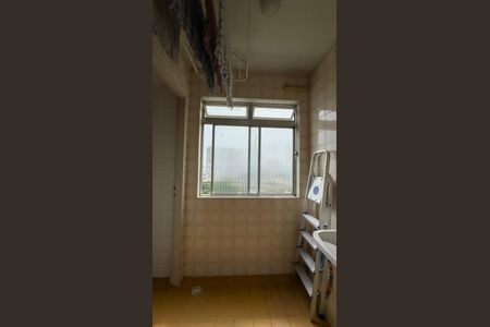 Apartamento à venda com 96m², 2 quartos e 1 vaga Apartamento à venda com 96m², 2 quartos e 1 vagaCozinha e Área de Serviço