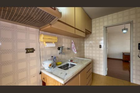 Apartamento à venda com 96m², 2 quartos e 1 vaga Apartamento à venda com 96m², 2 quartos e 1 vagaCozinha e Área de Serviço