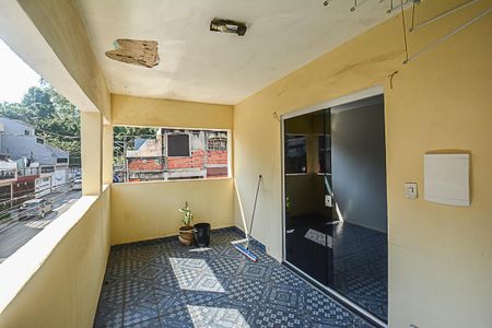 Casa à venda com 320m², 4 quartos e 2 vagasSacada da Sala 1