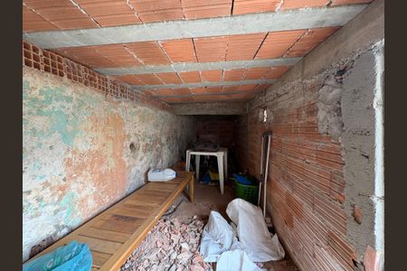 Casa à venda com 90m², 2 quartos e sem vagaPorão 