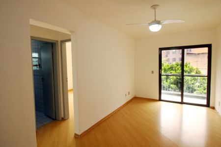 Apartamento para alugar com 60m², 2 quartos e 1 vagaSala