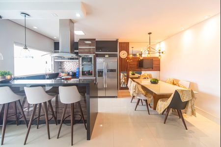 Casa à venda com 226m², 3 quartos e 5 vagasCopa e Cozinha 