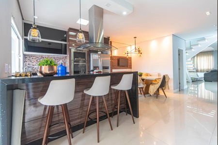Casa à venda com 226m², 3 quartos e 5 vagasCopa e Cozinha 