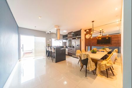 Casa à venda com 226m², 3 quartos e 5 vagasCopa e Cozinha 