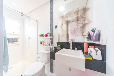 Casa à venda com 226m², 3 quartos e 5 vagasBanheiro do Quarto 2